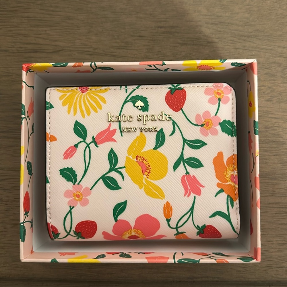 Kate Spade Garden Small Zip Around Bifold Wallet